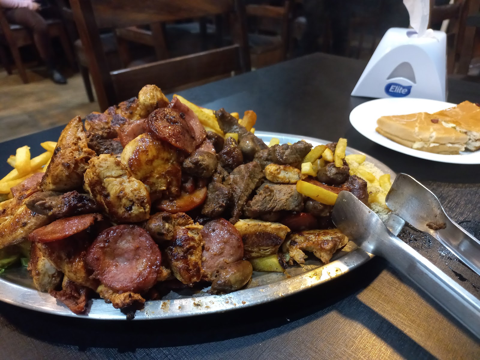 Meia Praia Pizzaria e Lanches 3