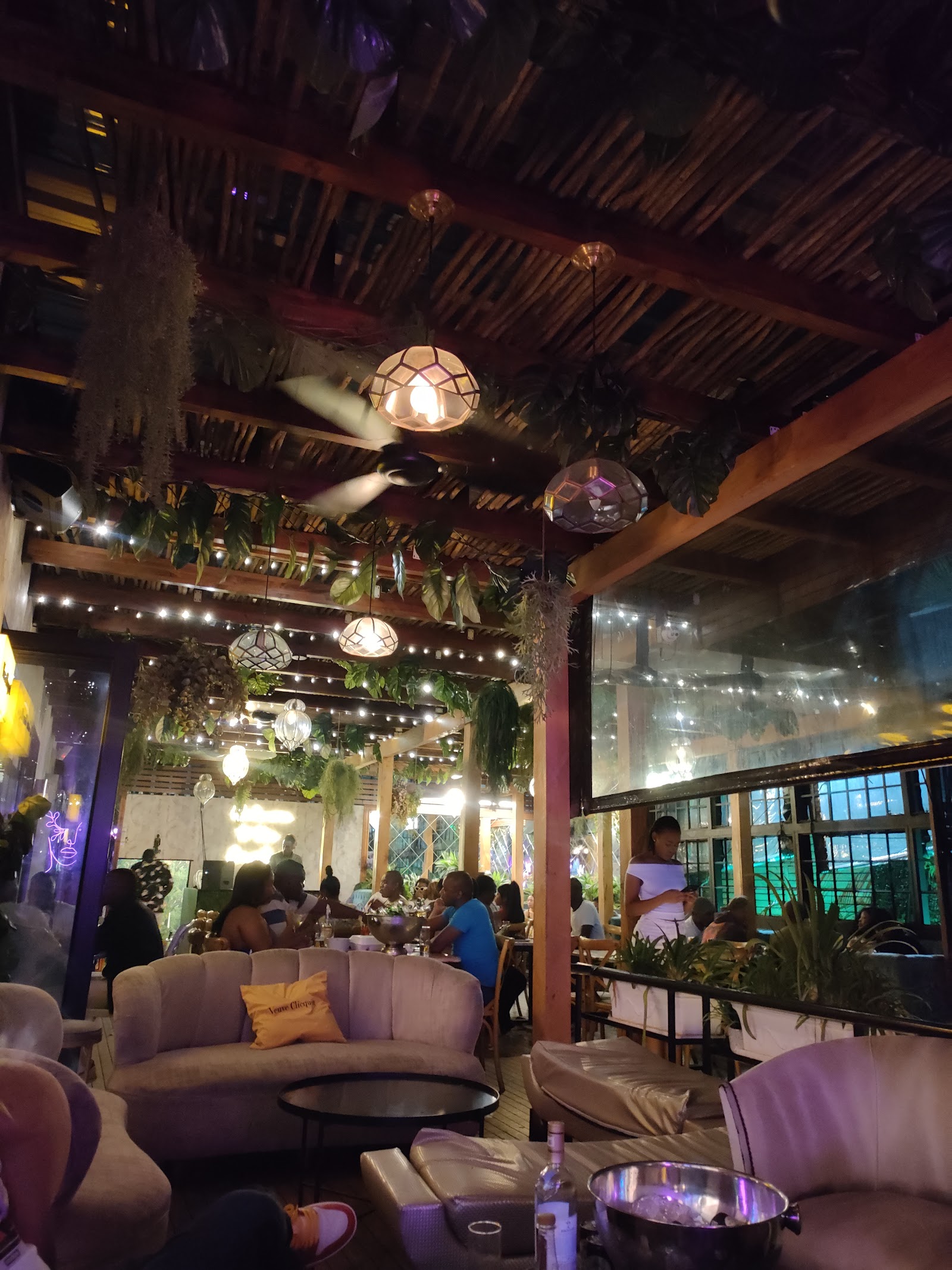 Eden Champagne Garden 2